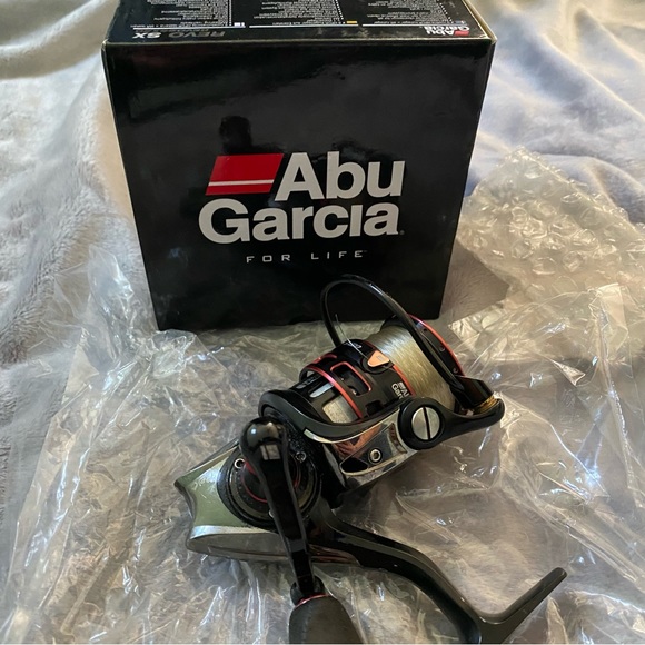 Revo Other - Revo SX20 Spinning Fishing Reel with Box